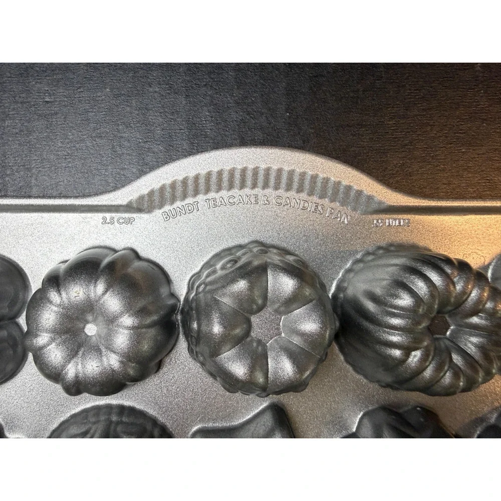 Nordicware Bundt Tea Cakes and Candies Pan Makes 30 Candies or Cakes